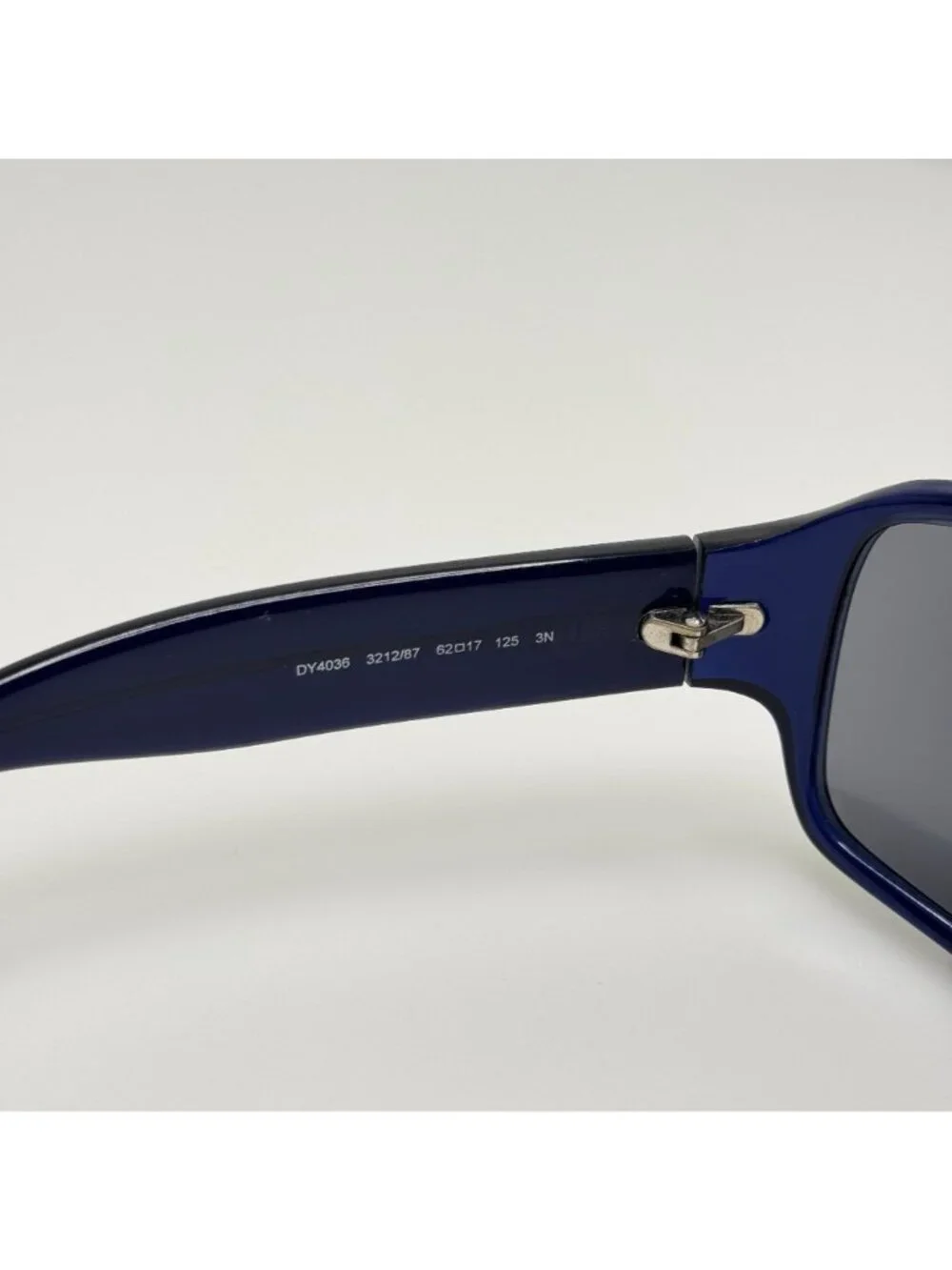 DKNY Sunglasses DY4036 3212/87 62-17-125